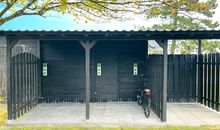 Fahrrad Unterstand mit Ladegeräten für E-Bikes
