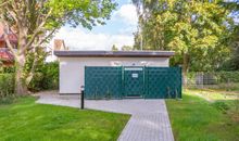 Die abschließbare Datscha für Fahrräder hinterm haus