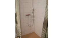 Badezimmer mit begehbarer Dusche