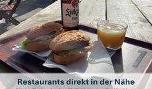 In Laufnähe finden Sie diverse Restaurants und fangfrischen Fisch.