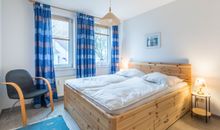 Schlafzimmer mit Doppebett