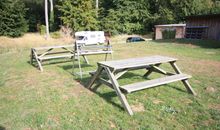 Grillplatz auf der Wiese
