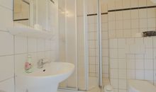 Badezimmer mit Dusche