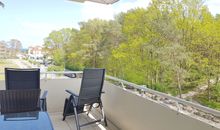 Freier Blick auf die Ostsee vom überdachten Balkon und vom Wohnzimmer