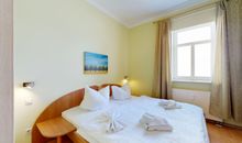 Wohnzimmer mit Erker zur Ostsee