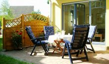 Badezimmer mit Badewanne und Sauna