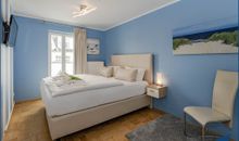 Wohnzimmer mit Kamin