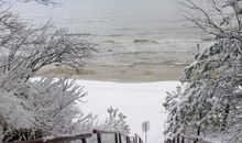 Winterlicher Strandzugang
