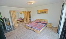 großes modernes Schlafzimmer