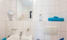 Badezimmer mit WC und Dusche