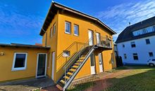 Hausansicht Nebengebäude / Eingang Appartement 02 und Wohnung 05