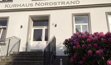 Premiumhaus Ansicht mit Garten