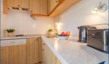 Premiumhaus Bodden Hauptschlafzimmer 1 mit elektr. Boxspringbett 200x200