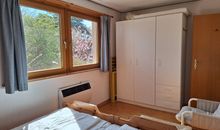 großer Kleiderschrank