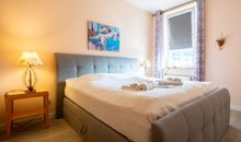 Das Schlafzimmer mit Doppelbett