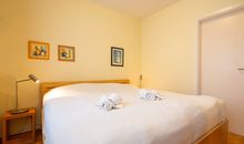 Das Schlafzimmer mit Doppelbett