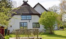 Ferienhaus und -wohnung unterm Reetdach in Woorke
