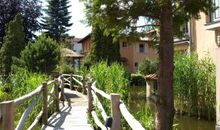 Die mediterrane Wasserlandschaft im Innenhof