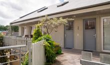 Am Haus befinden sich 2 E-Ladesäulen