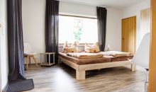 modernes gemütliches Schlafzimmer