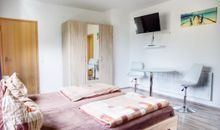 modernes gemütliches Schlafzimmer