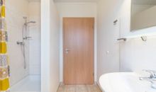 Badezimmer mit Dusche