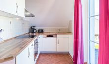 Küche mit großem Fenster