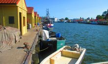 Fischereihafen Freest (3km entfernt)
