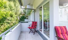 möblierter Balkon