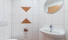 separates WC