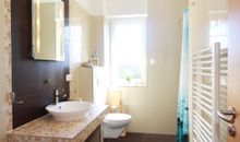 Badezimmer mit Dusche