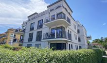 seitlicher Blick auf die Villa Andrea