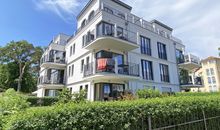 seitlicher Blick auf die Villa Andrea