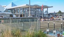 Haus Seezeichen und Bodden-Markt Glowe