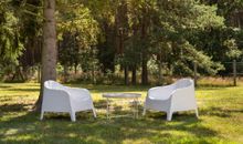 schattiger Sitzplatz im großen Garten