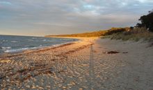 Strand vor der Ferienanlage