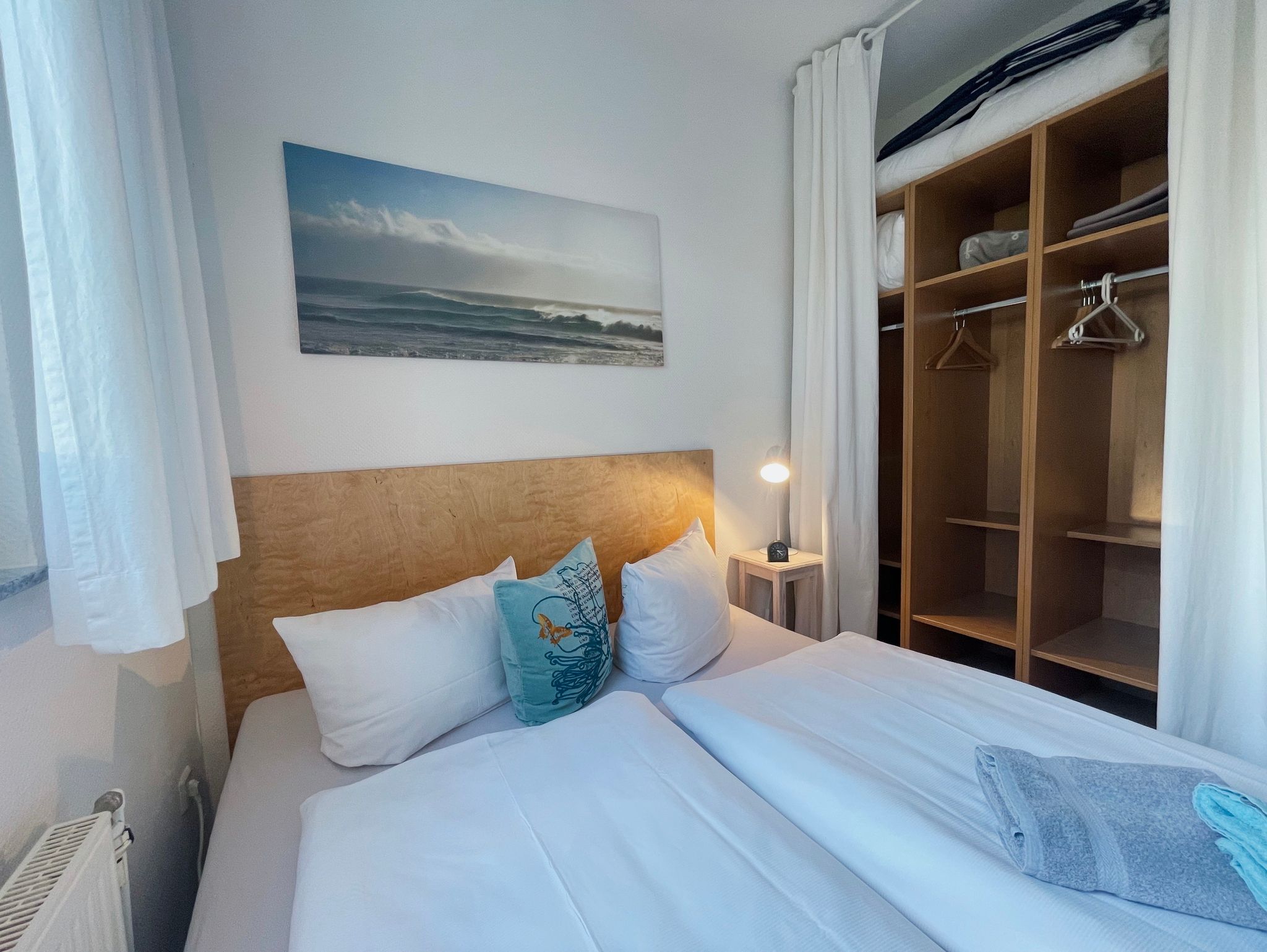 Baltic Hideaway Beach Hotel Warnemünde - Deluxe Double Room mit seitlichem Meerblick, Balkon