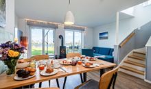 Ferienhaus An der Ostsee by Seeblick Ferien ORO, direkte Wasserlage,Sauna,E-Säule
