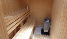 Gut Rattelvitz Parterre A, hochwertig, Sauna, Kamin, eTankstelle, Spielscheune, 15.000qm Parkland