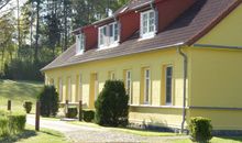 Gut Rattelvitz Parterre A, hochwertig, Sauna, Kamin, eTankstelle, Spielscheune, 15.000qm Parkland