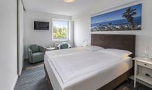 Beach Hotel California