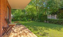 Eingangsbereich und Garten