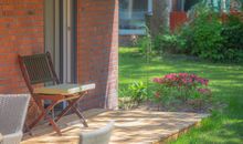 Eingangsbereich und Garten